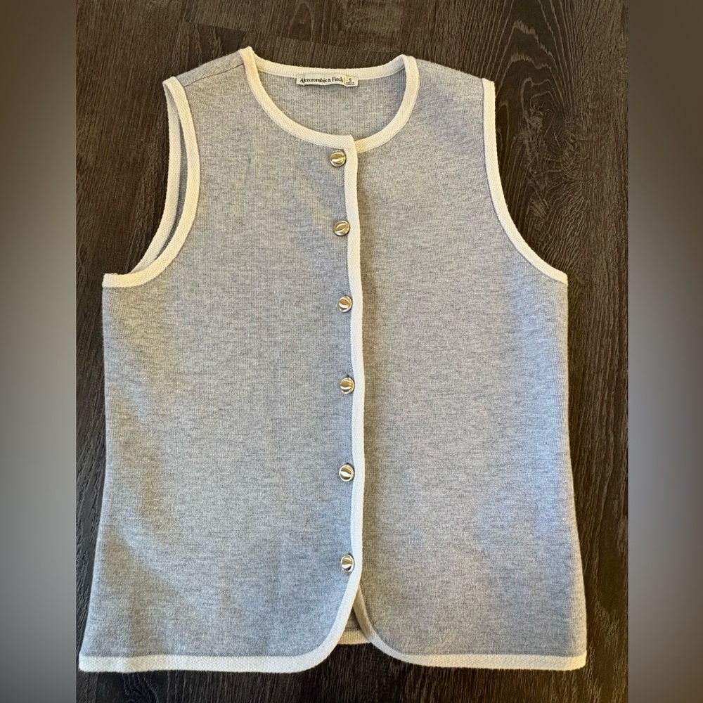 Abercrombie & Fitch Gray Button Down women’s vest